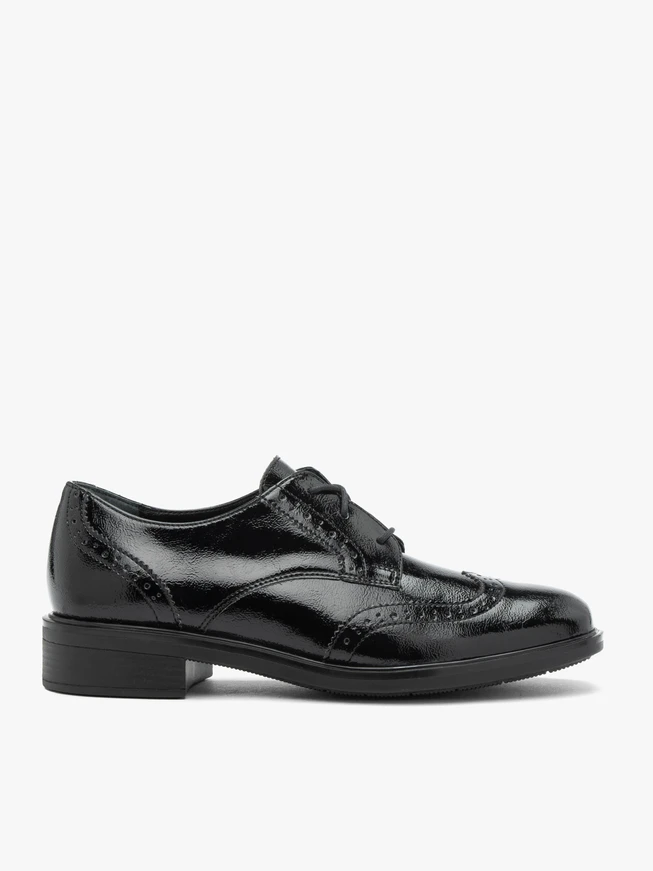 Schwarz lackierte Halbschuhe