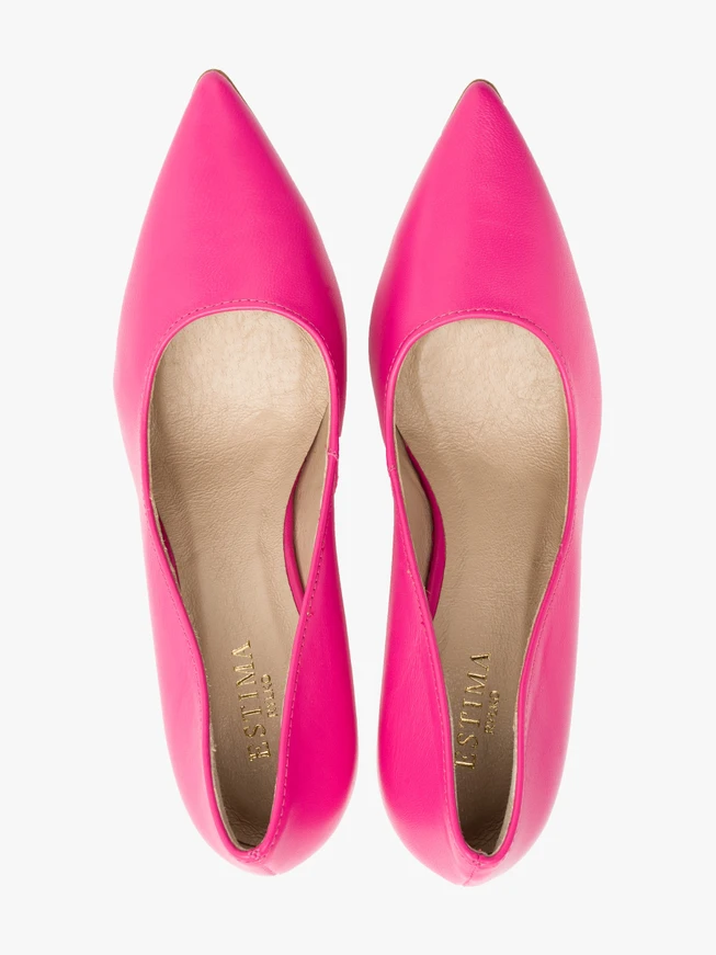 Fuchsiafarbene hochhackige Pumps