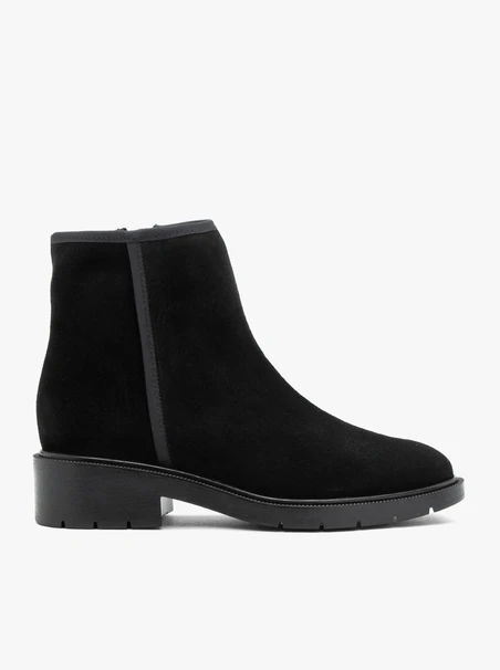 Schwarze Velourslederstiefel