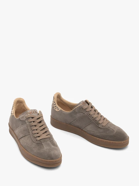 Schwarze Sportschuhe aus gebondetem Leder