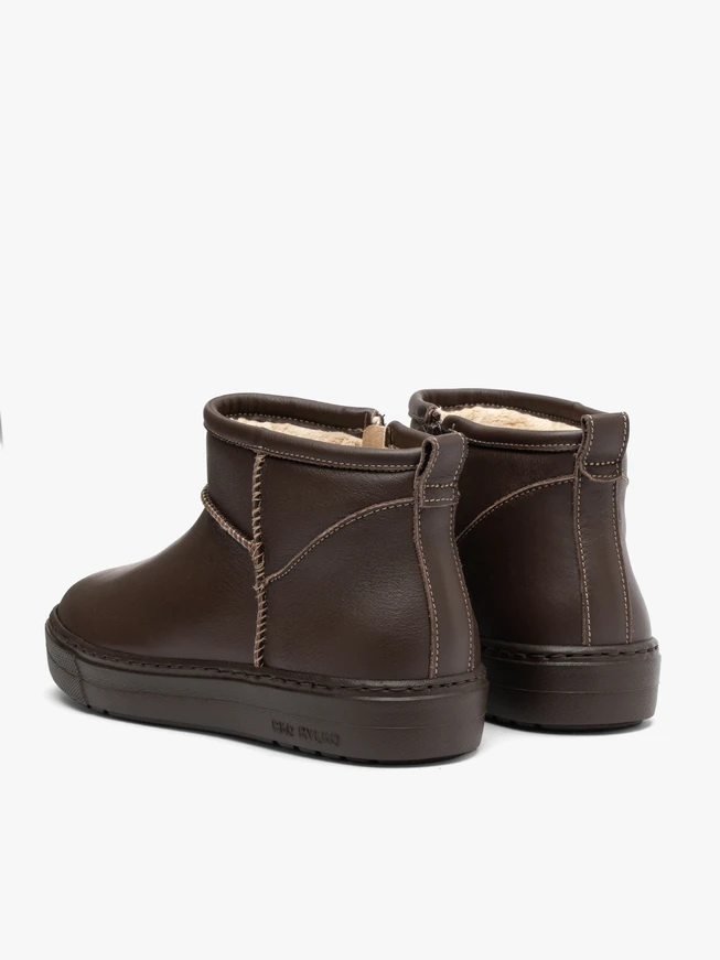 Women’s brown leather snow boots
