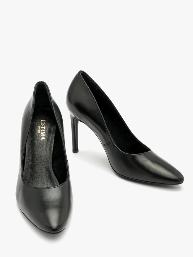 Schwarze hochhackige Pumps