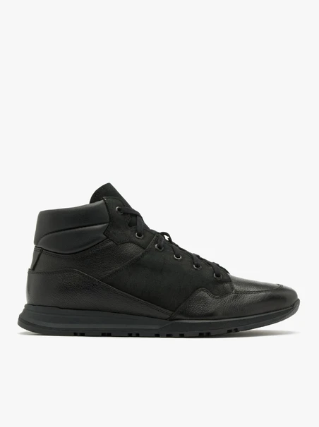 Sporty men’s boots