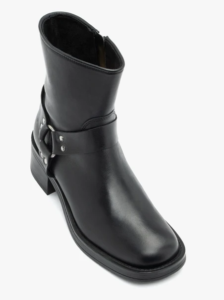 Schwarze Biker-Stiefel aus genarbtem Leder
