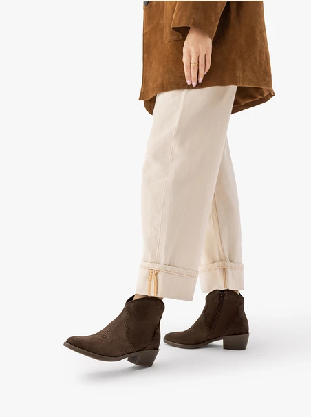 Dunkelbraune Velourstiefel