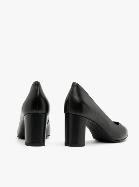 Schwarze Stiletto-Pumps