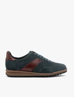 Marineblaue Sportschuhe mit burgunderroten Elementen