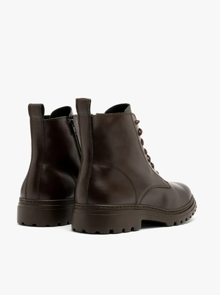Dark brown men’s boots with lightweight sole