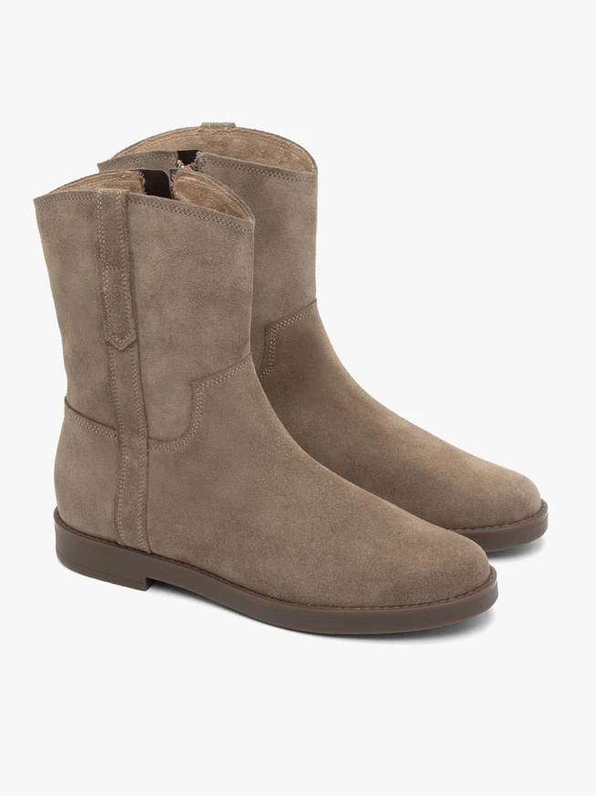 Hellbraune unbeheizte Velourslederstiefel