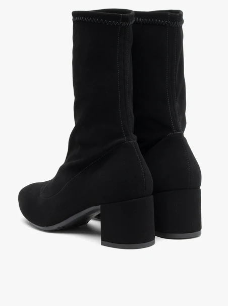 Schwarze Sockenstiefel mit elastischem Schaft