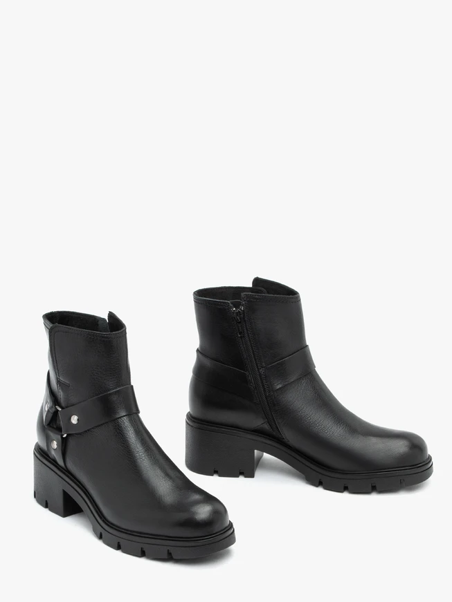 Schwarze Biker-Stiefel aus genarbtem Leder