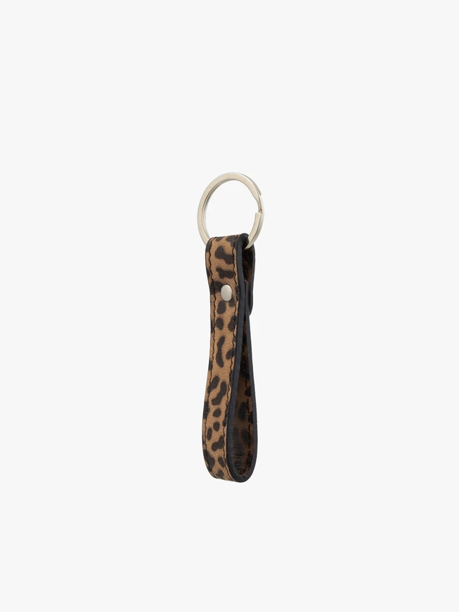 Schlüsselanhänger aus Leder mit Leopardenmuster