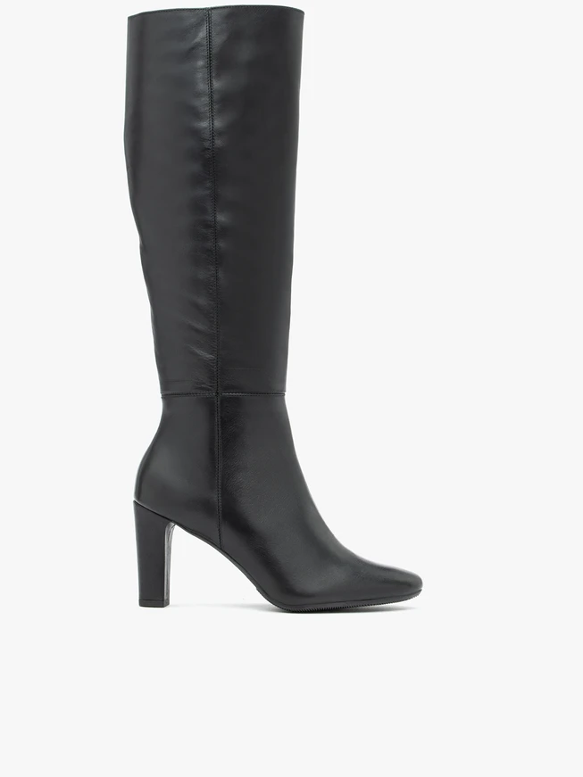 Schwarze hochhackige Stiefel aus genarbtem Leder