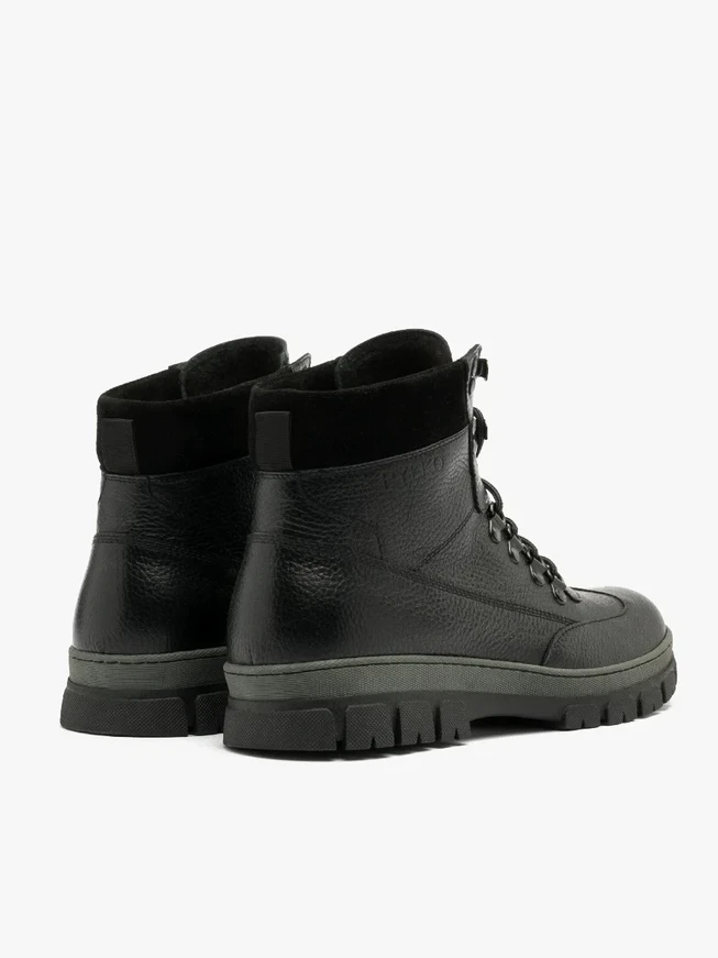 Schwarze Herrenstiefel