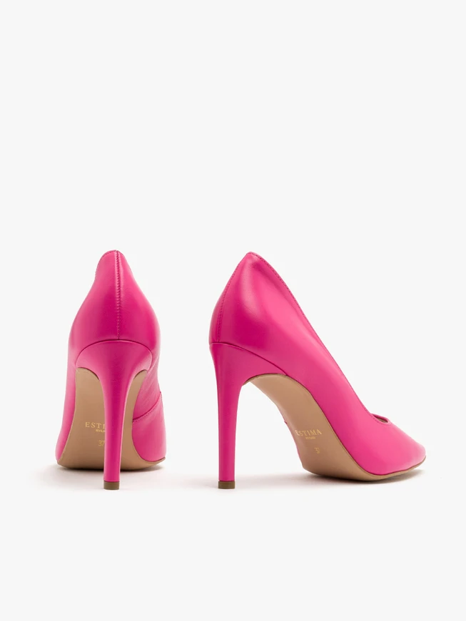 Fuchsiafarbene hochhackige Pumps