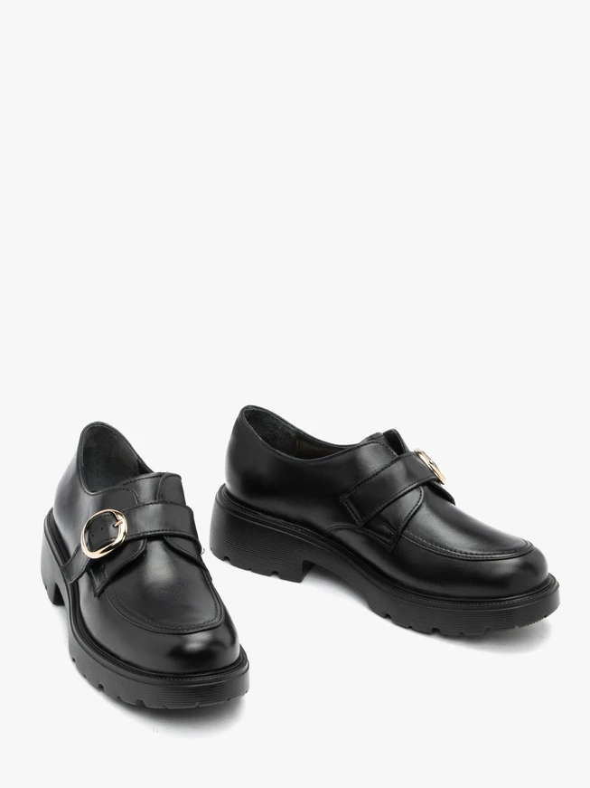 Black grain leather half shoes