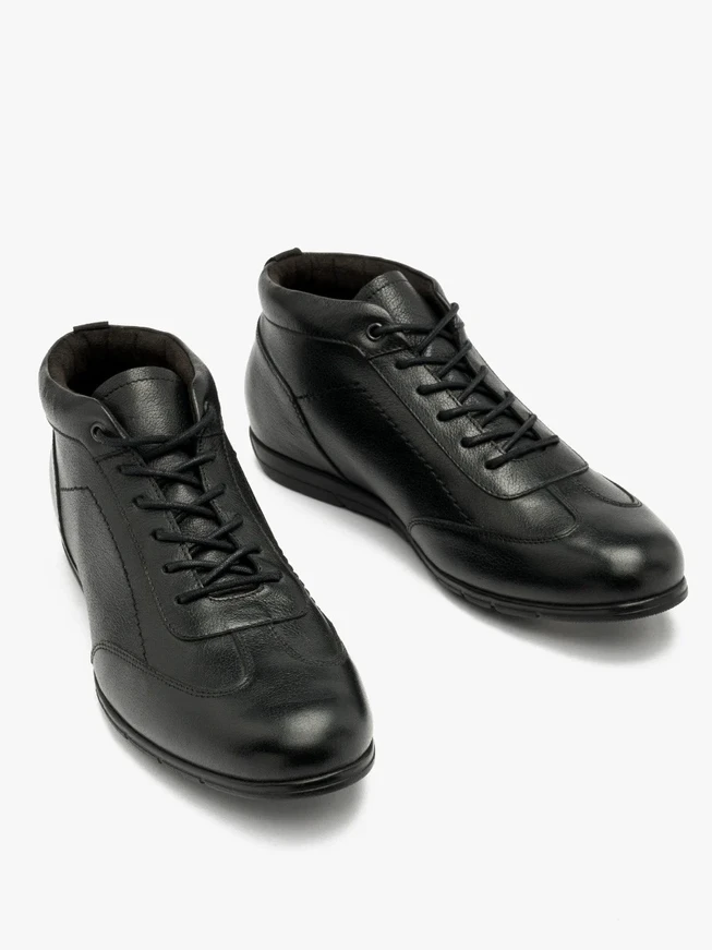 Schwarze Herrenstiefel