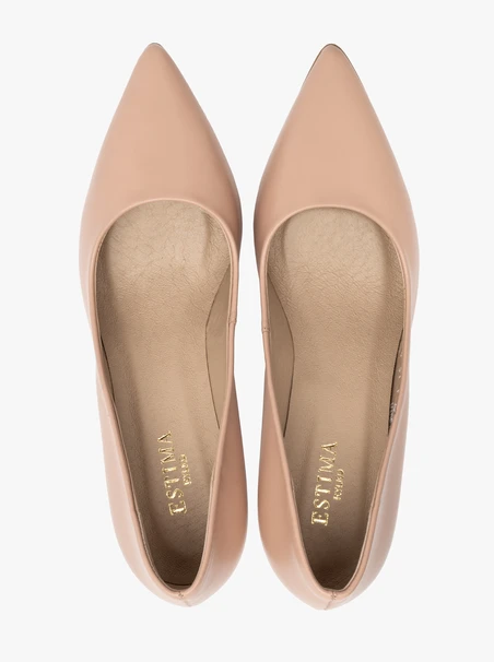 Classic beige heeled pumps