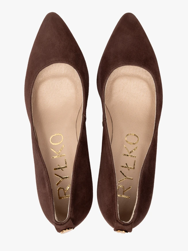 Braune Velourspumps mit Stilettoabsatz