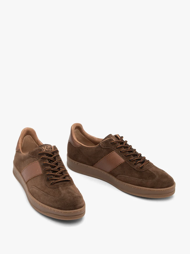 Braune Sporthalbschuhe für Frauen