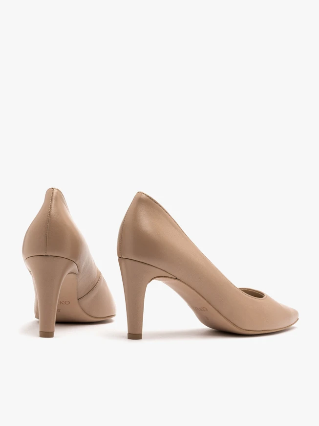 Beige women’s pumps
