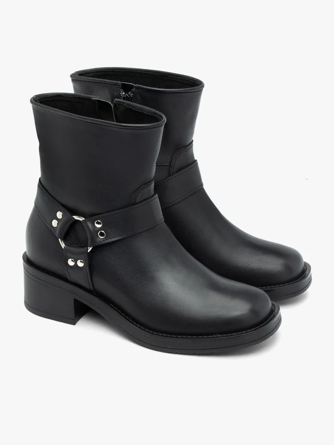 Schwarze Biker-Stiefel aus genarbtem Leder