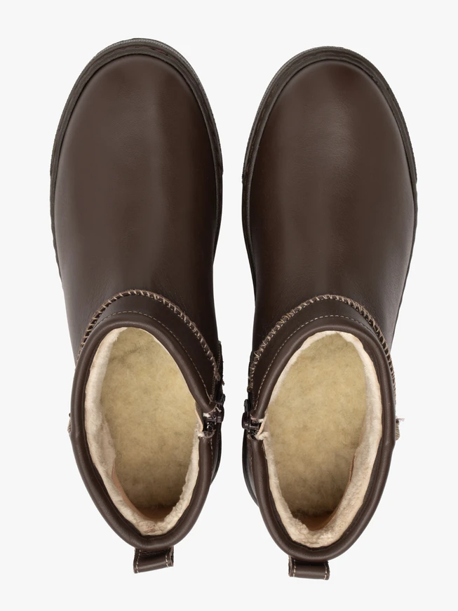 Women’s brown leather snow boots