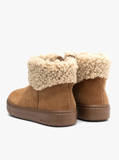 Rust women’s snow boots