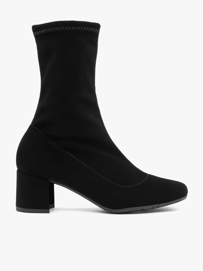 Schwarze Sockenstiefel mit elastischem Schaft
