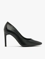 Schwarze hochhackige Pumps