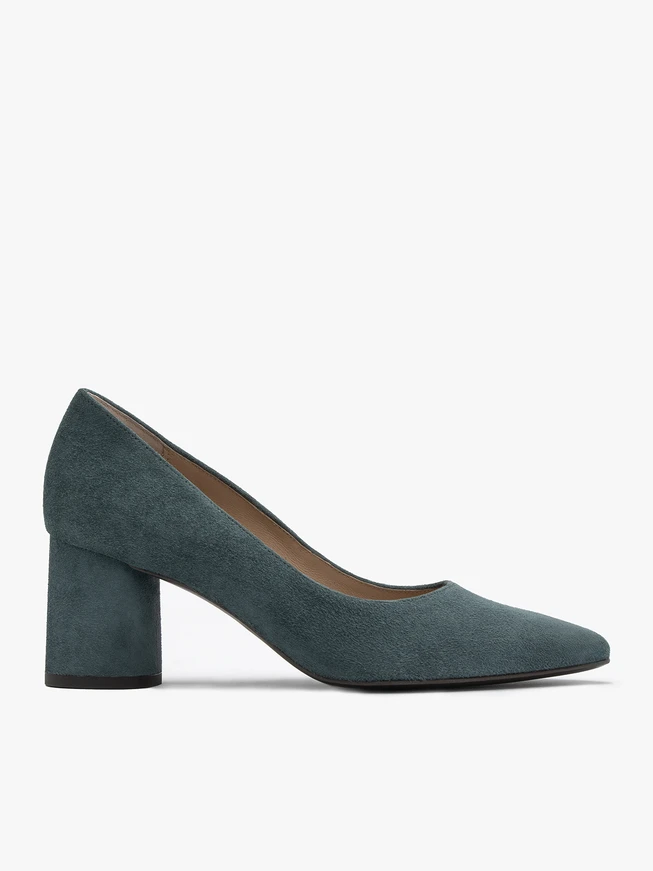 Green pumps with round block heel