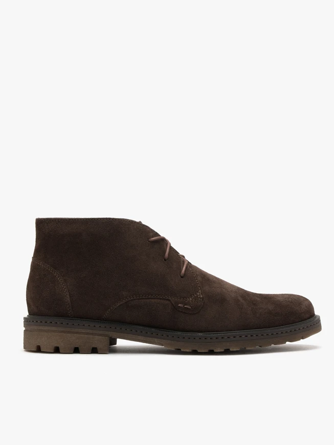 Brown men’s Chukka boots