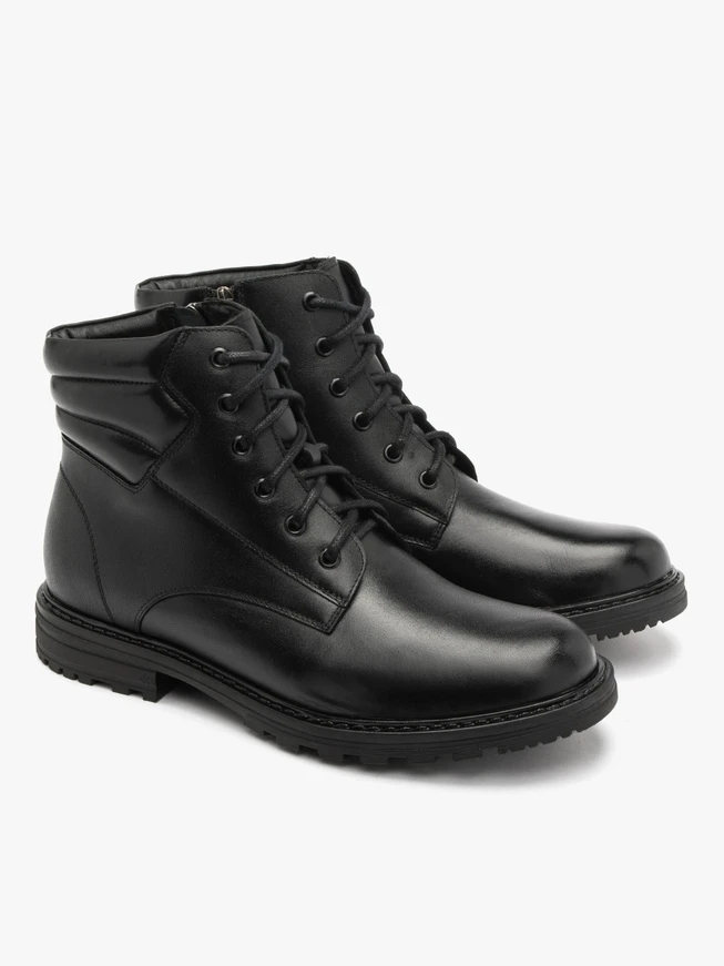 Isolierte Herrenstiefel aus schwarzer Wolle