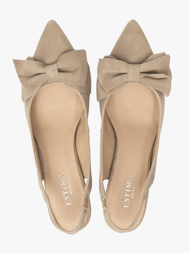 Beige slingback pumps with a bow