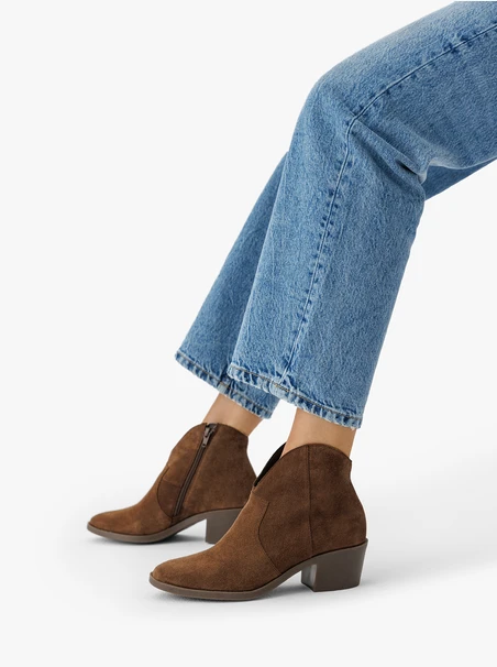 Braune Velourslederstiefel