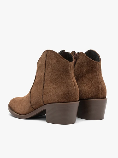 Braune Velourslederstiefel