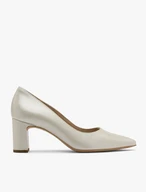 Perłowe czółenka na słupku