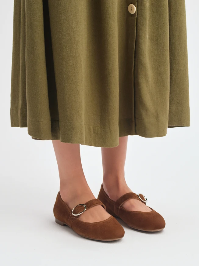 Light brown women's ballerinas with strap