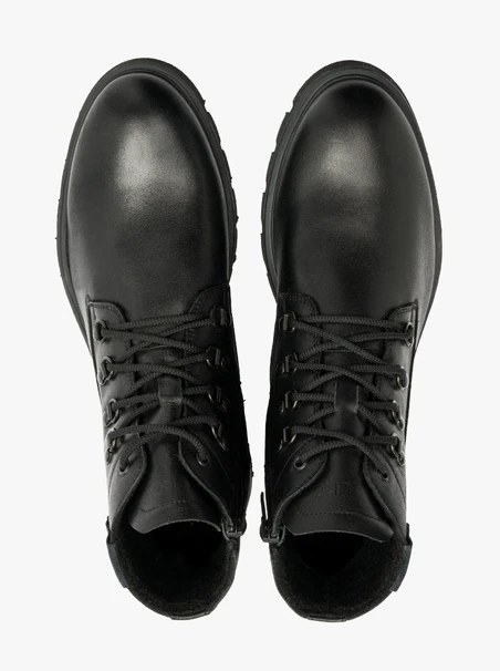 Schwarze Herrenstiefel mit leichter Sohle