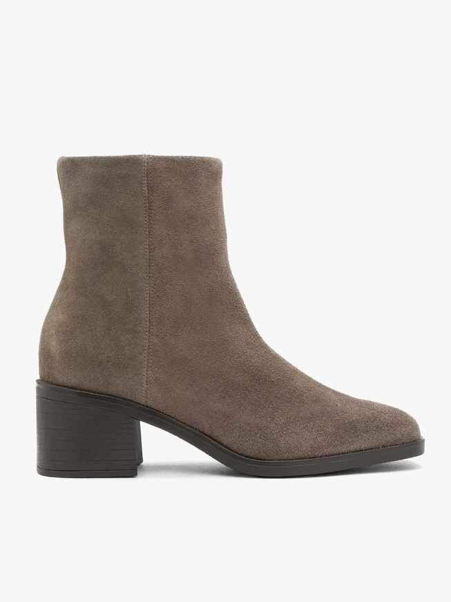 Stöckelschuhe aus grauem Veloursleder