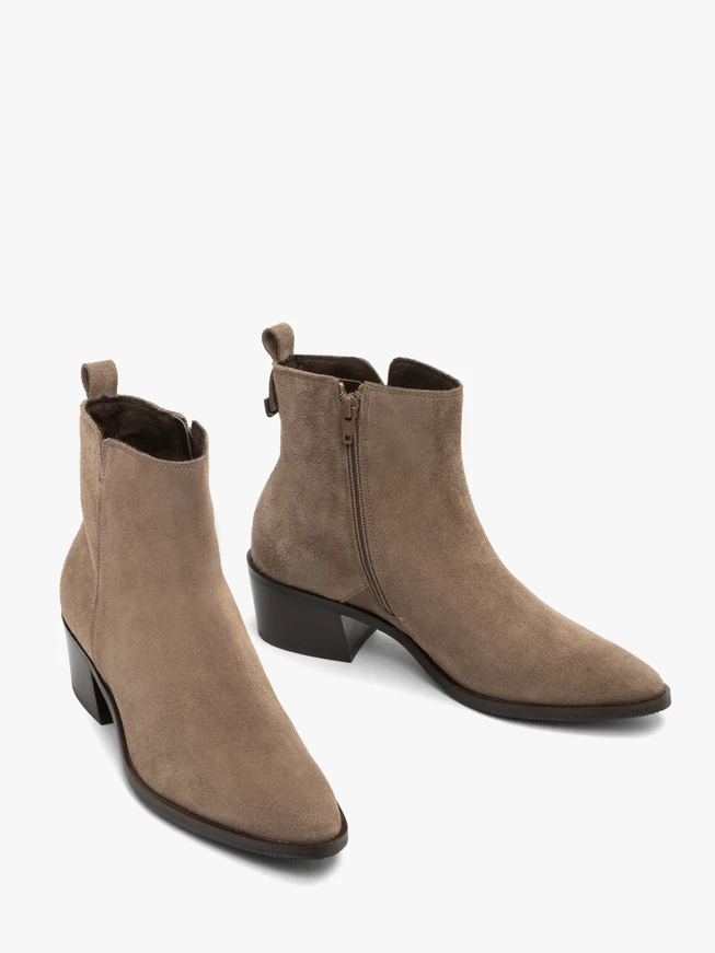 Hellbraune Stiletto-Stiefel