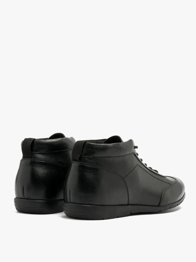 Schwarze Herrenstiefel