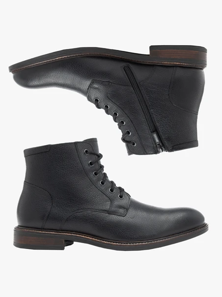 Black men’s lace-up boots