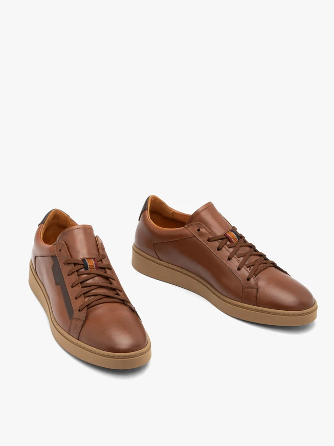 Braune sportliche Schnürhalbschuhe
