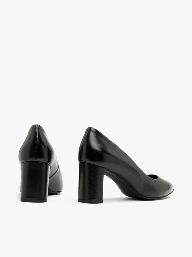 Schwarze Stiletto-Pumps