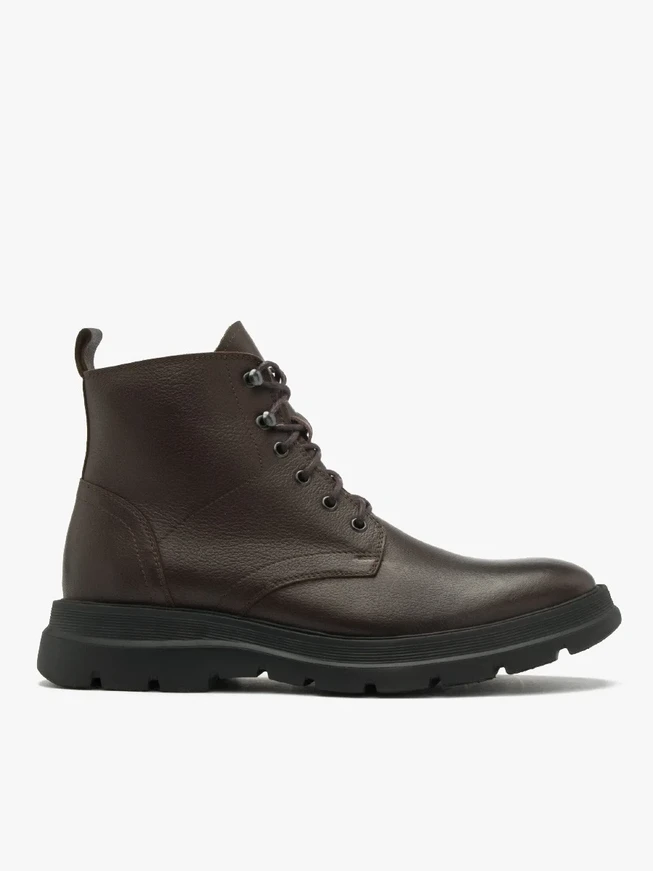 Brauner leichter Bootie für Männer