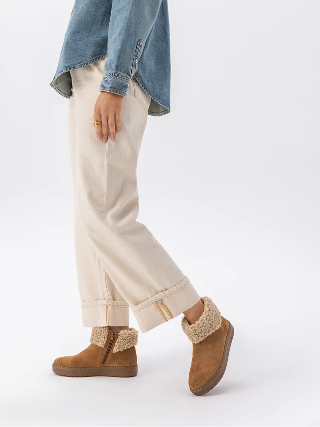 Rust women’s snow boots