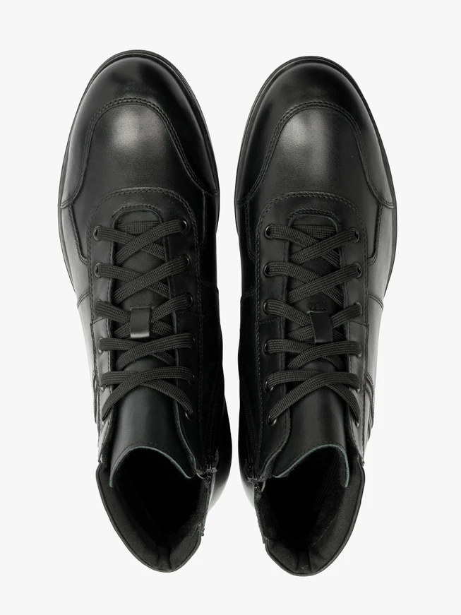 Schwarzer Herrensneaker