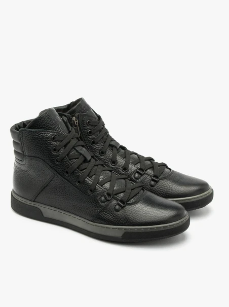 Schwarzer Herrensneaker