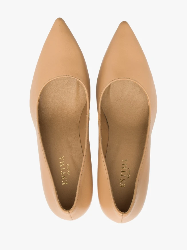 Beigefarbene hochhackige Pumps